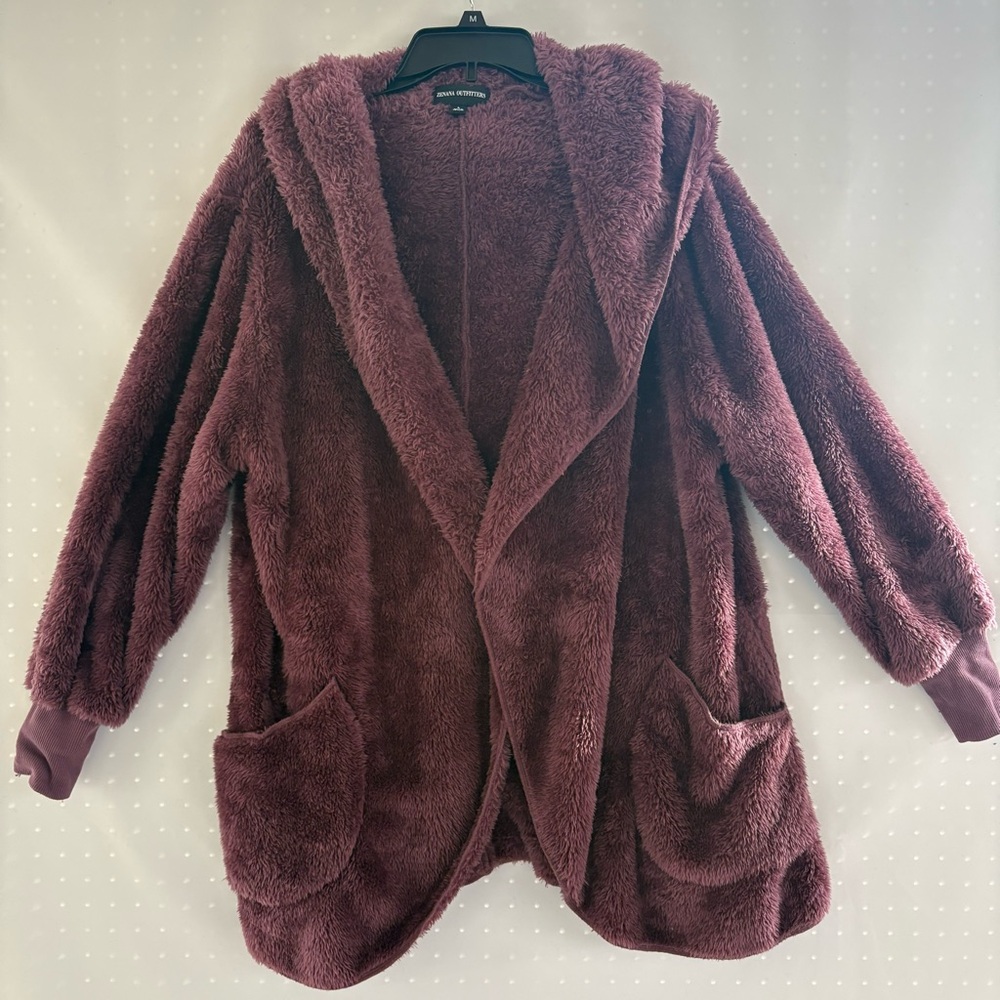 Zenana Outfitters Plush Hooded Jacket in Burgundy. Size Large INV25/216